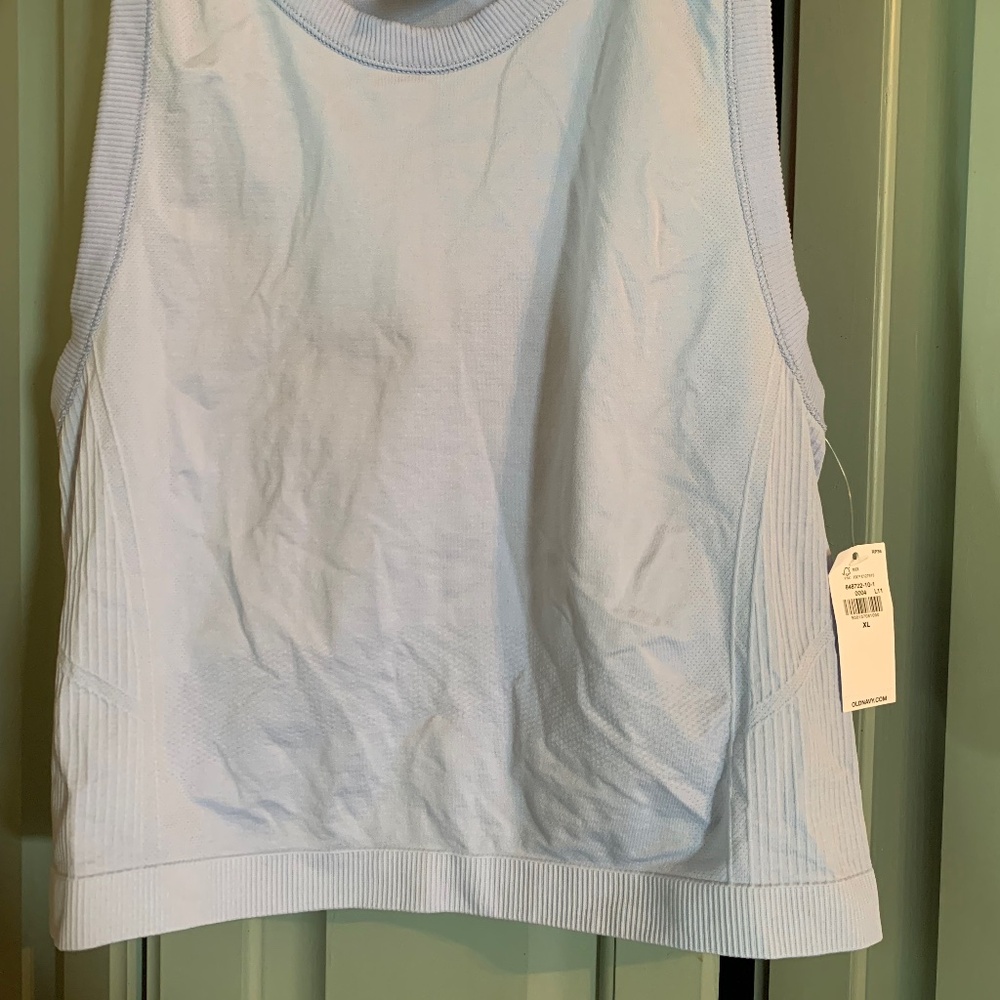 Old navy crop workout top